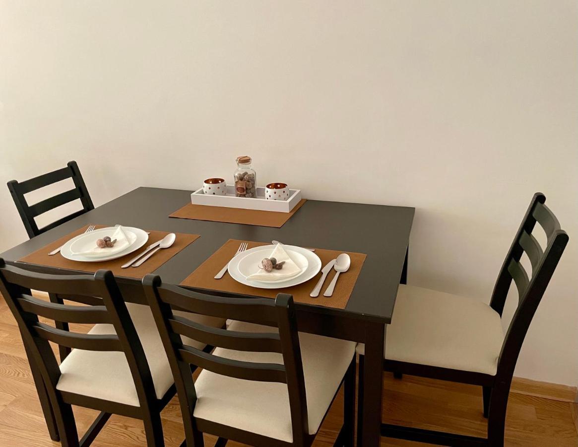 Apartment Like 1 *