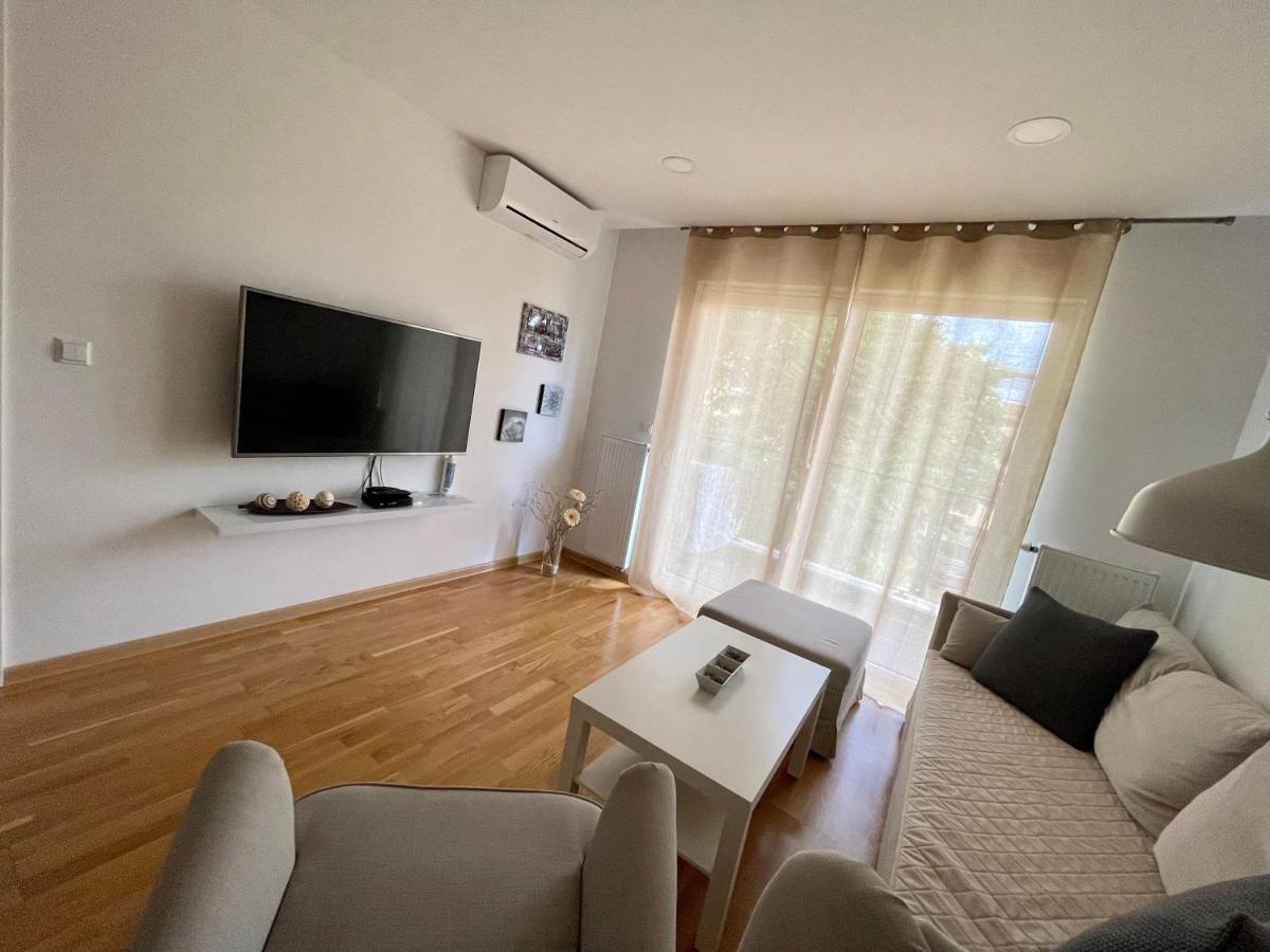 Apartment Like 1 *